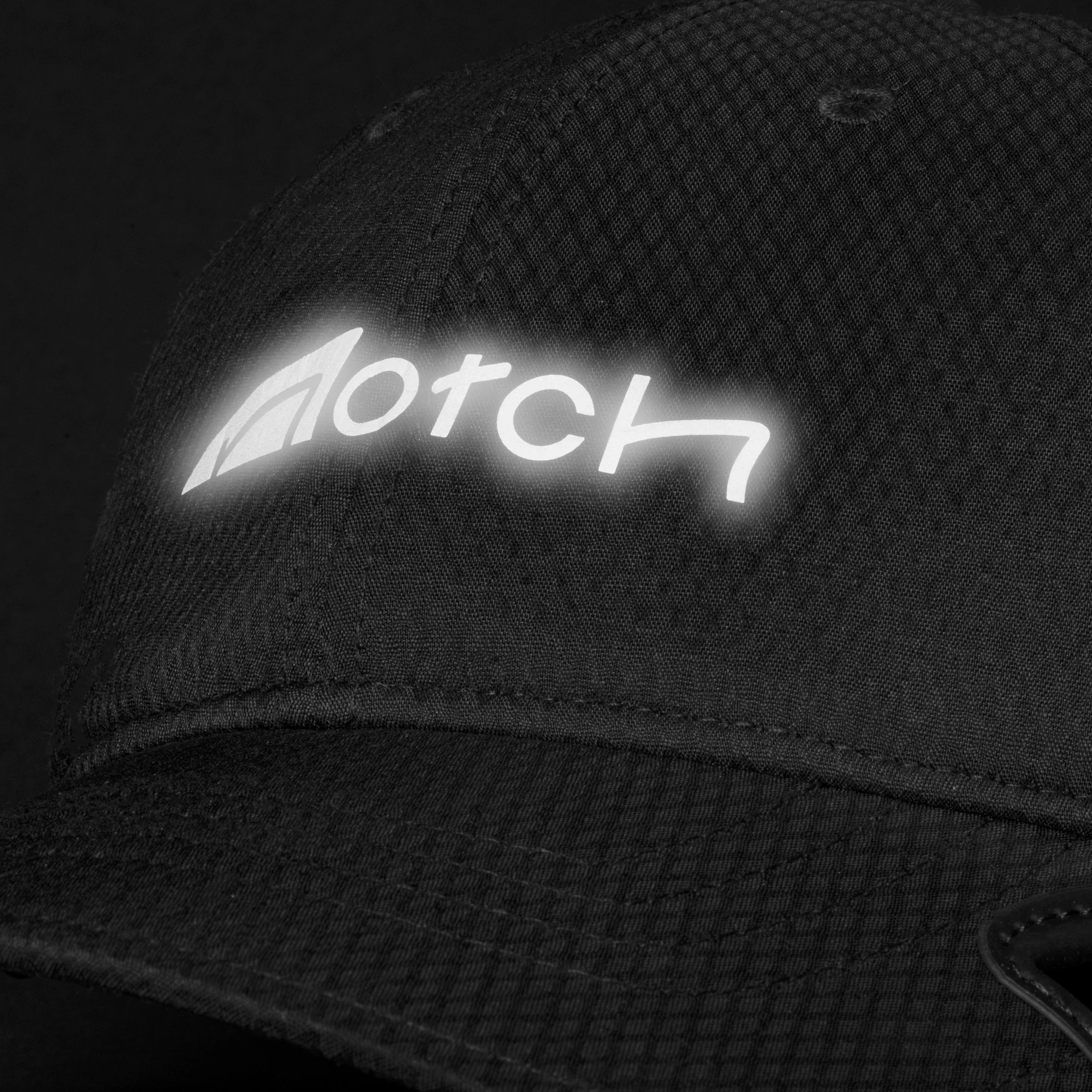 Notch Classic Adjustable Athlete Runner Black - Image 4