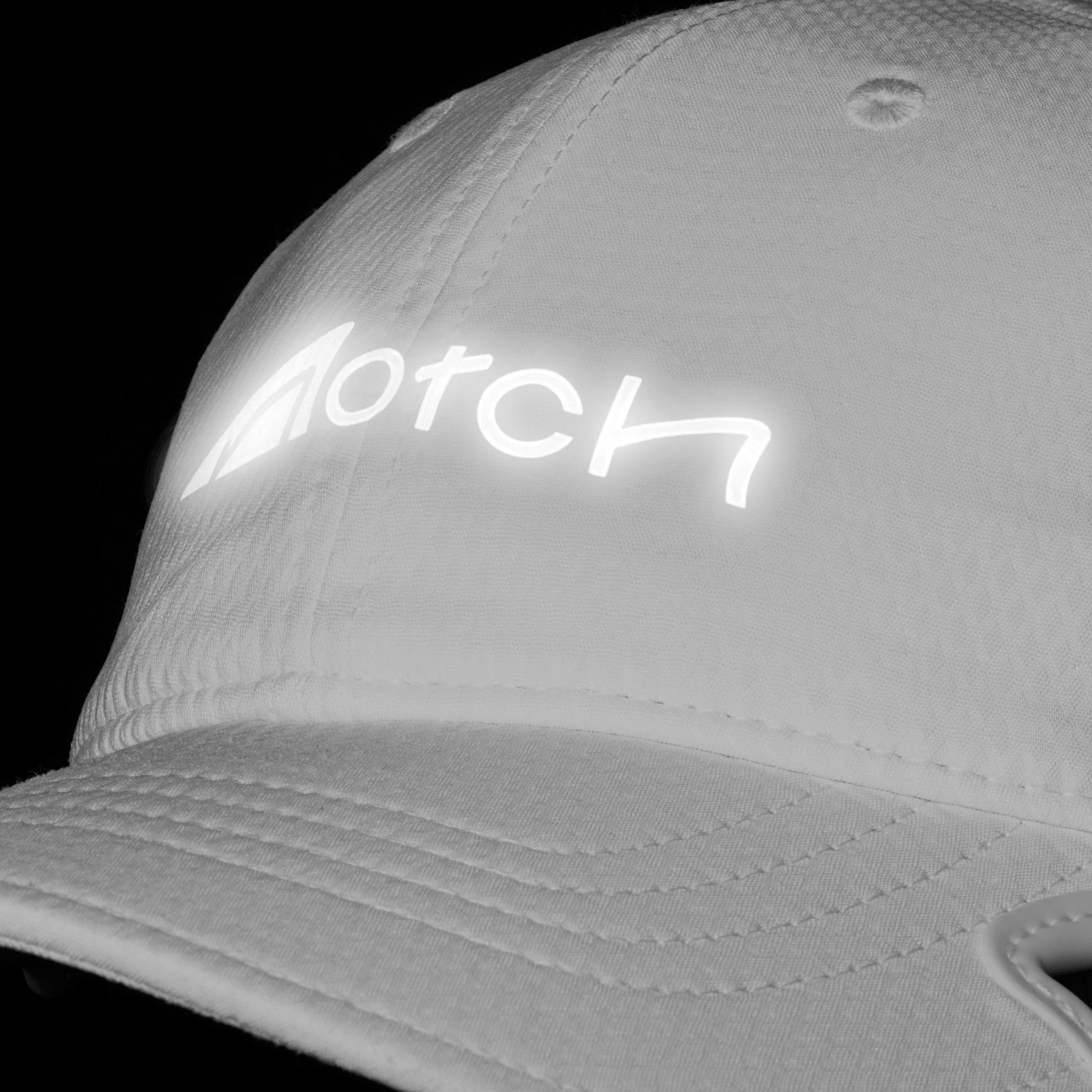 Notch Classic Adjustable Athlete Runner White - Image 4